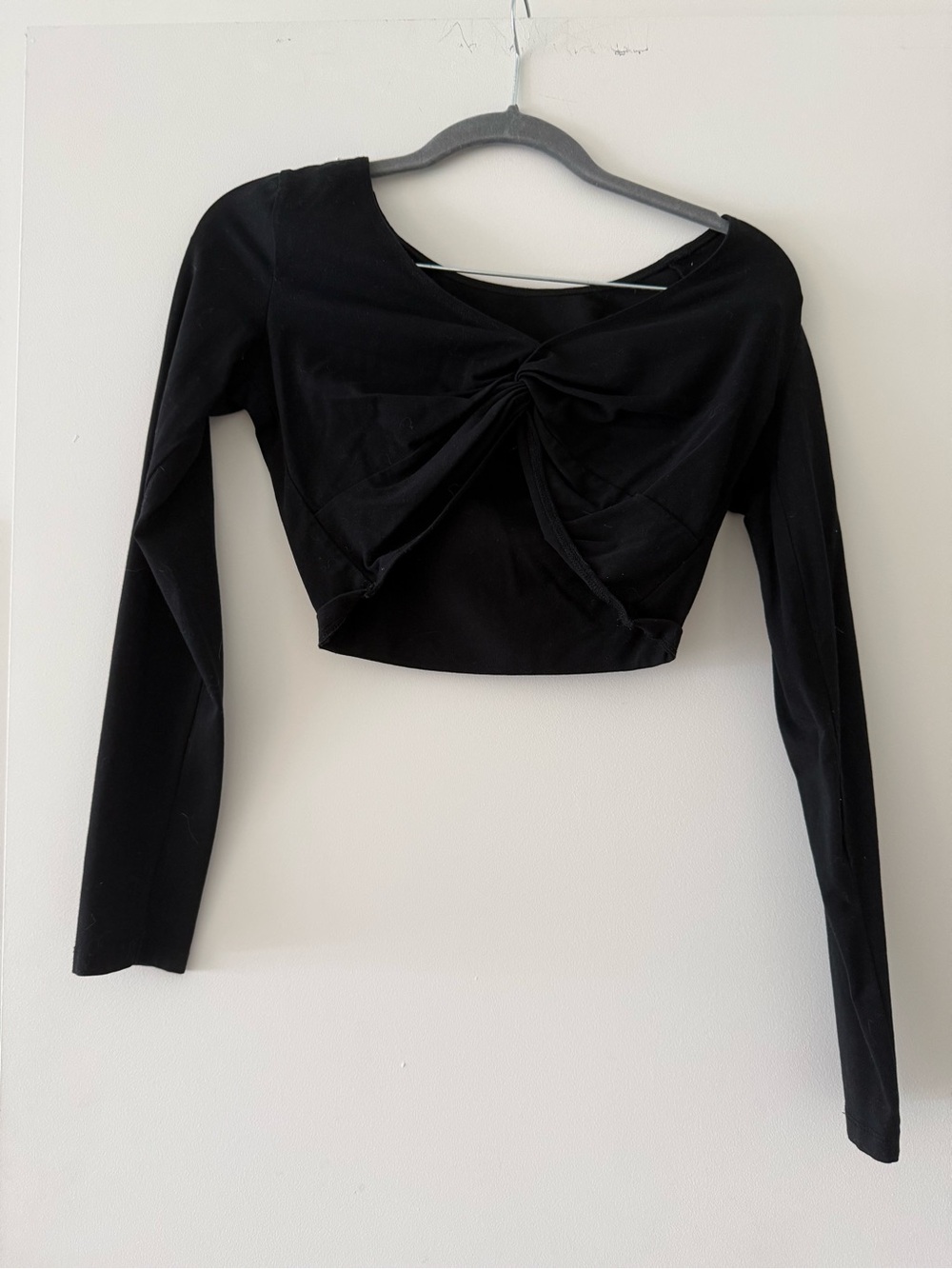 Hollister Black Twist-Front Long Sleeve Crop Top